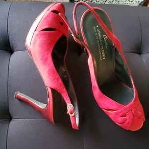 Stunning tomato suede Donald Pliner pumps | 10